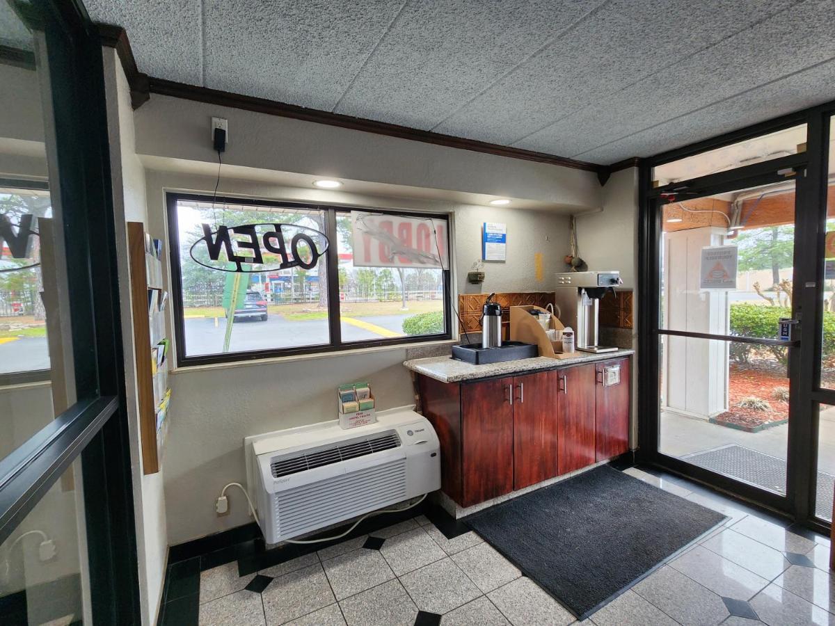 Americas Best Value Inn And Suites Little Rock Exteriér fotografie